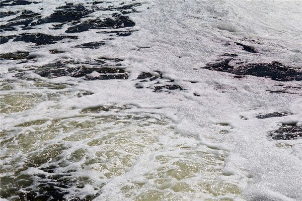 梦见污水是什么意思 梦见污水是什么意思