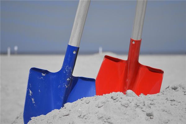 梦见铁锹是什么意思 梦见铁锹是什么意思