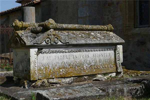 梦见空棺材是什么意思 梦见空棺材是什么意思