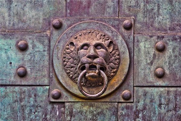 梦见铁门是什么意思 梦见铁门是什么意思