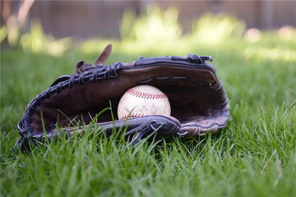 梦见棒球是什么意思 梦见棒球是什么意思