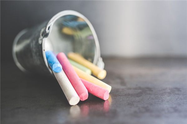 梦见粉笔是什么意思 梦见粉笔是什么意思