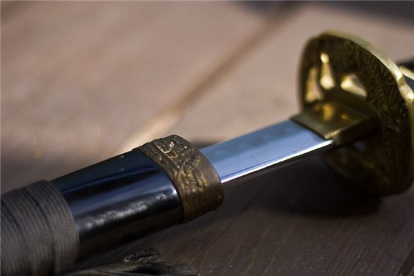 梦见刀剑是什么意思 梦见刀剑是什么意思