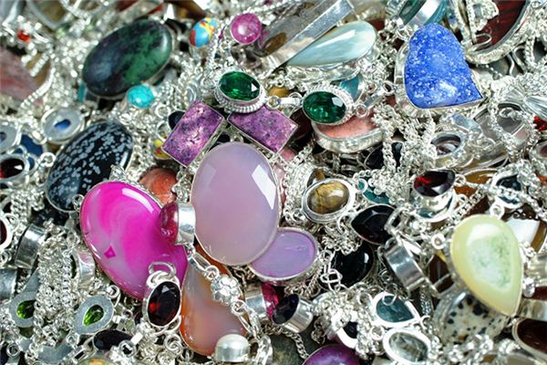 梦见金银财宝是什么意思 梦见金银财宝是什么意思