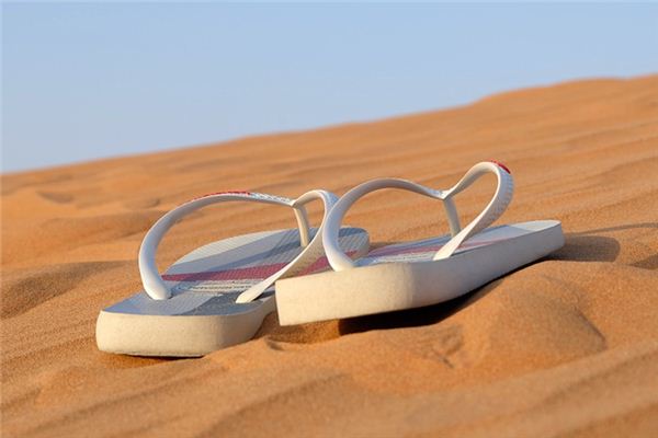 梦见凉鞋是什么意思 梦见凉鞋是什么意思