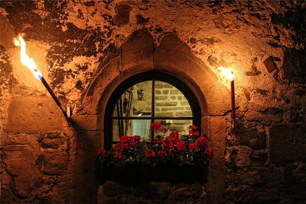 梦见照明火把是什么意思 梦见照明火把是什么意思