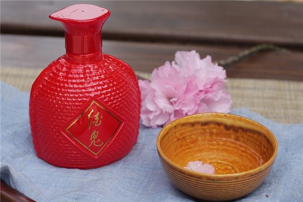 梦见烈酒是什么意思 梦见烈酒是什么意思