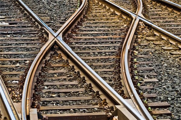 梦见钢是什么意思 梦见钢是什么意思