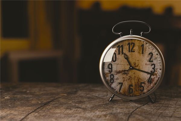 梦见闹钟是什么意思 梦见闹钟是什么意思