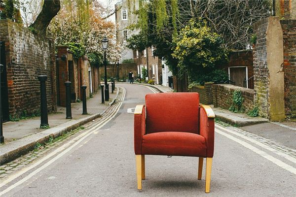 梦见椅子是什么意思 梦见椅子是什么意思