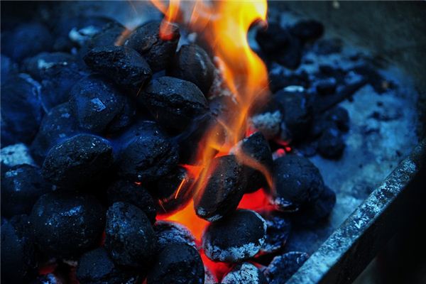 梦见煤块是什么意思 梦见煤块是什么意思