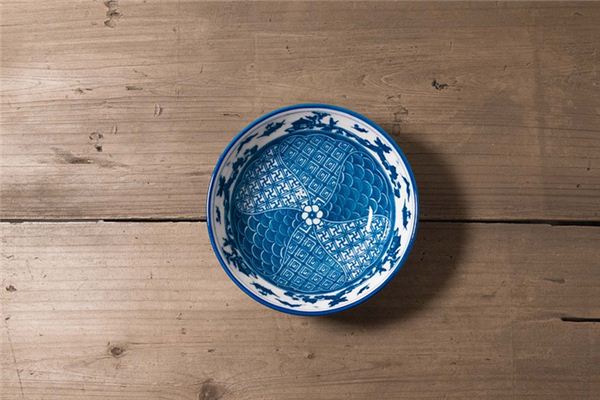 梦见银盘子是什么意思 梦见银盘子是什么意思