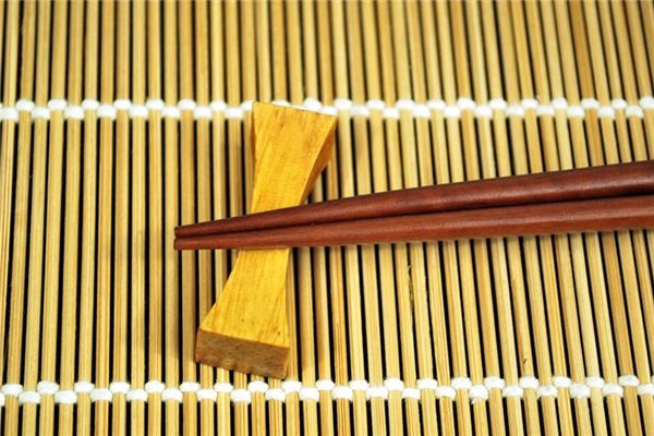 梦见筷子是什么意思 梦见筷子是什么意思
