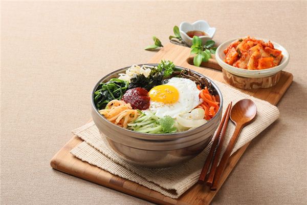 梦见饭是什么意思 梦见饭是什么意思