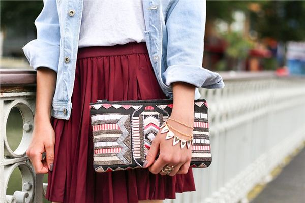 梦见荷包是什么意思 梦见荷包是什么意思