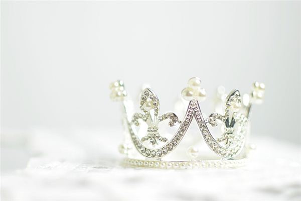 梦见冕状头饰是什么意思 梦见冕状头饰是什么意思