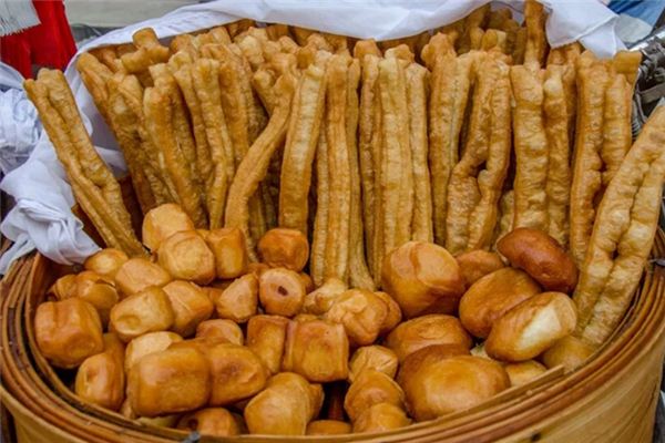 梦见油条是什么意思 梦见油条是什么意思