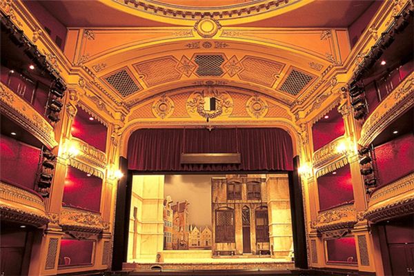 梦见看话剧是什么意思 梦见看话剧是什么意思