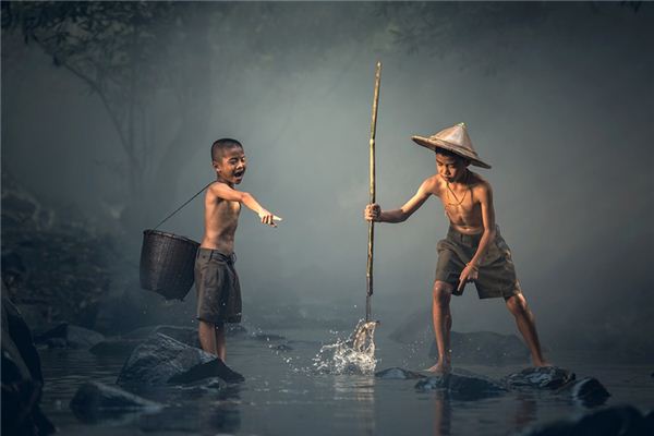 梦见逮鱼是什么意思 梦见逮鱼是什么意思