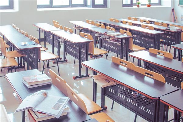 梦见进教室是什么意思 梦见进教室是什么意思