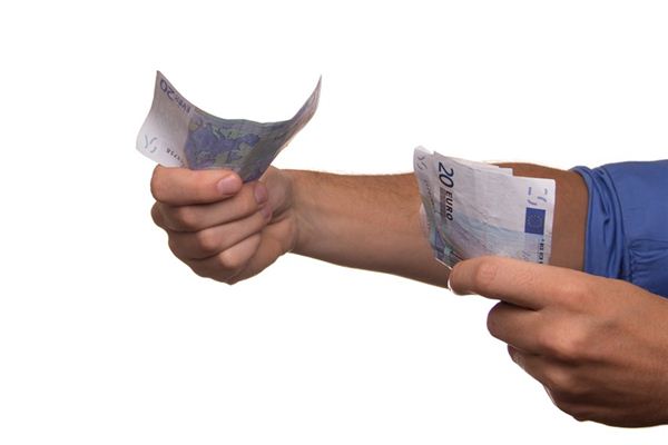 梦见降工资是什么意思 梦见降工资是什么意思