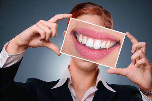 梦见数牙齿是什么意思 梦见数牙齿是什么意思