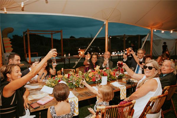 梦见聚会是什么意思 梦见聚会是什么意思