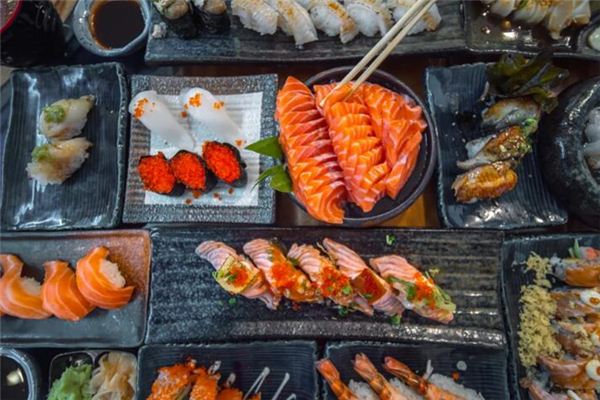 梦见宴请是什么意思 梦见宴请是什么意思