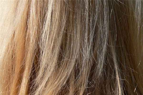 梦见掉头发是什么征兆 梦见掉头发是什么征兆