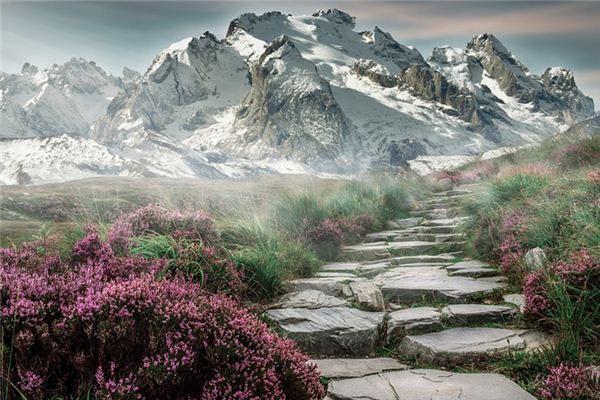 梦见爬山是什么意思 梦见爬山是什么意思