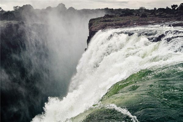 梦见洪水是什么意思 梦见洪水是什么意思