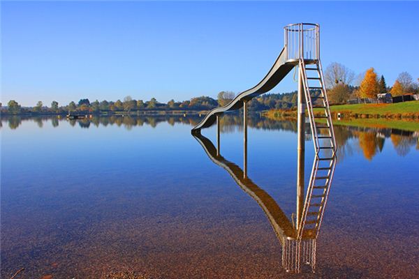 梦见自来水厂是什么意思 梦见自来水厂是什么意思