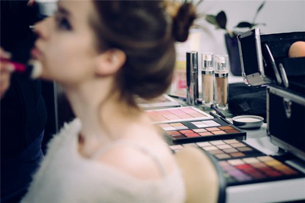 梦见化妆室是什么意思 梦见化妆室是什么意思