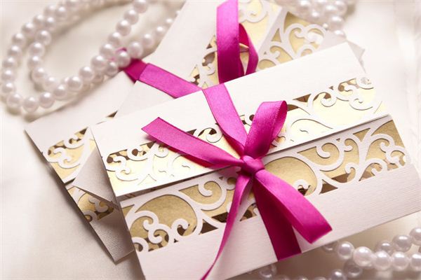 梦见收到请柬是什么意思 梦见收到请柬是什么意思