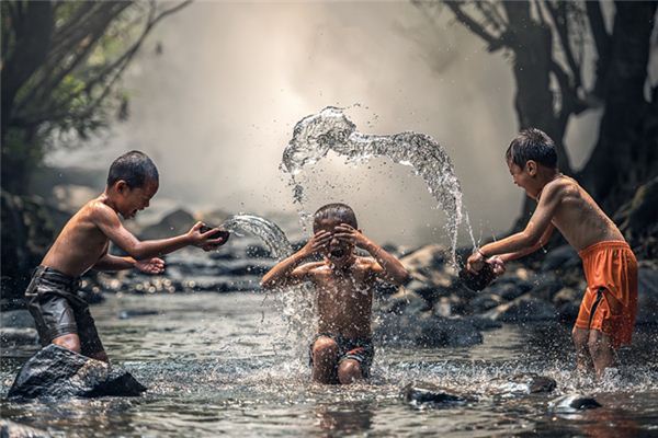 梦见男人洗澡是什么意思 梦见男人洗澡是什么意思