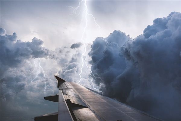 梦见空难是什么意思 梦见空难是什么意思