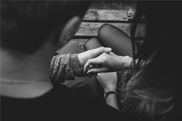 梦见摸女人是什么意思 梦见摸女人是什么意思