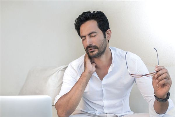 梦见被掐脖子 梦见被掐脖子