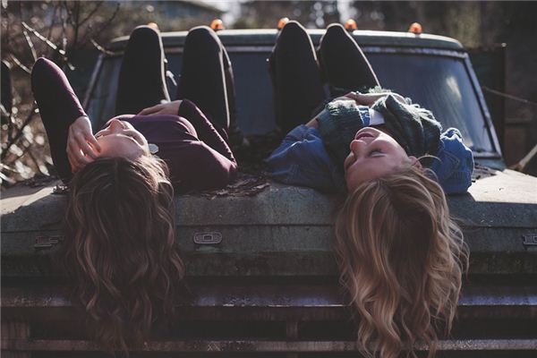 梦见大把掉头发是什么意思 梦见大把掉头发是什么意思