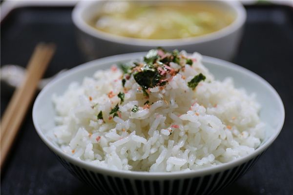 梦见吃米饭是什么意思 梦见吃米饭是什么意思