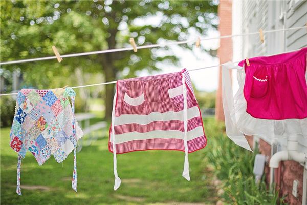 梦见穿围裙是什么意思 梦见穿围裙是什么意思