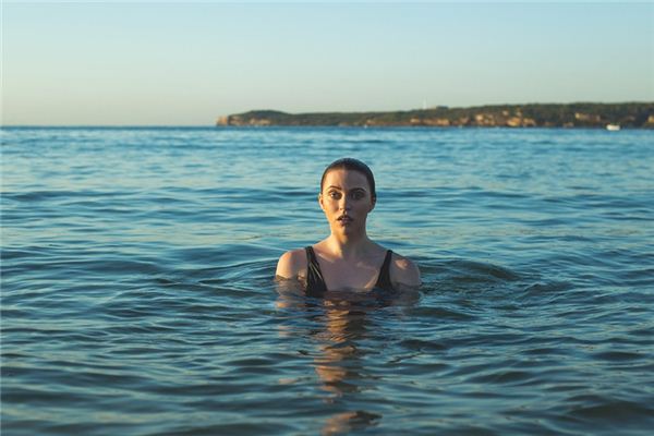 梦见別人洗澡是什么意思 梦见別人洗澡是什么意思