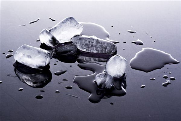 梦见吃冰块是什么意思 梦见吃冰块是什么意思