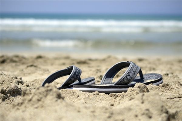 梦见穿银拖鞋是什么意思 梦见穿银拖鞋是什么意思