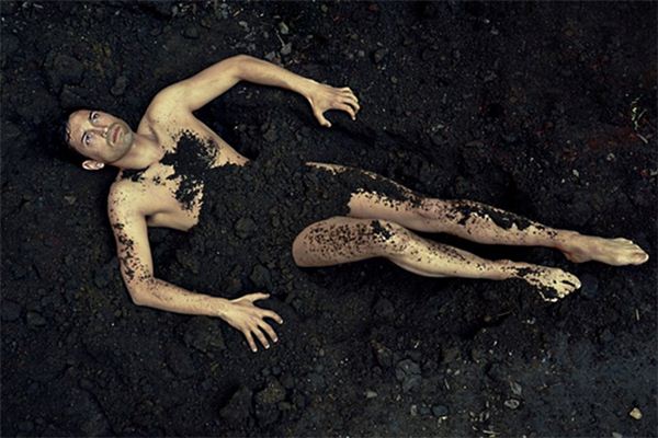 梦见集体裸体是什么意思 梦见集体裸体是什么意思