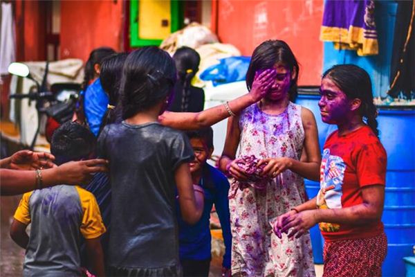 梦见恶搞别人是什么意思 梦见恶搞别人是什么意思