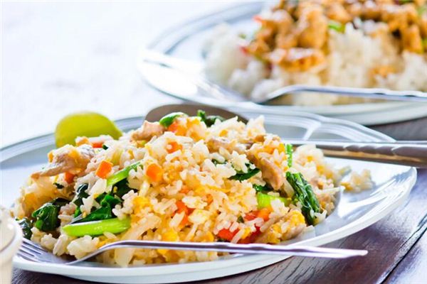 梦见吃蛋炒饭是什么意思 梦见吃蛋炒饭是什么意思