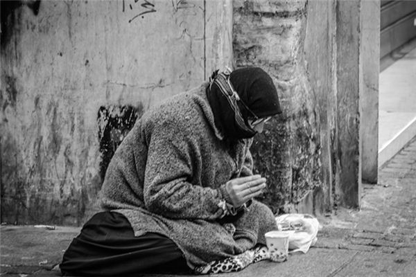 梦见乞讨是什么意思 梦见乞讨是什么意思