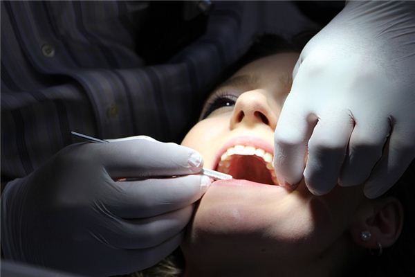 梦见长新牙是什么意思 梦见长新牙是什么意思