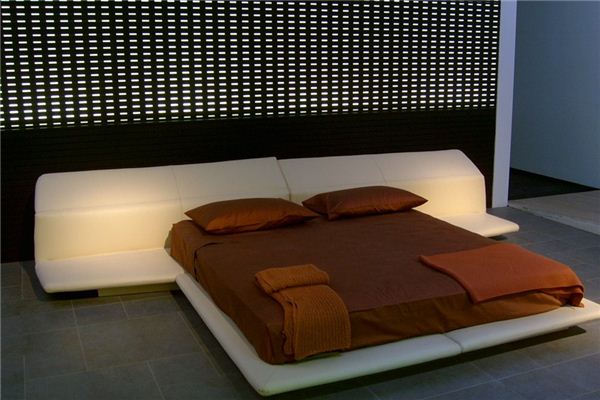 梦见尿床是什么意思 梦见尿床是什么意思